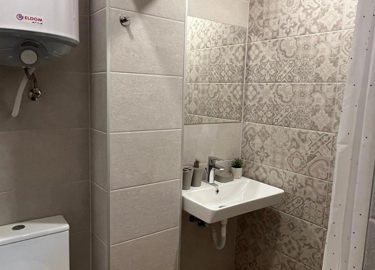 Handmade - Central Studio Varna 0*,