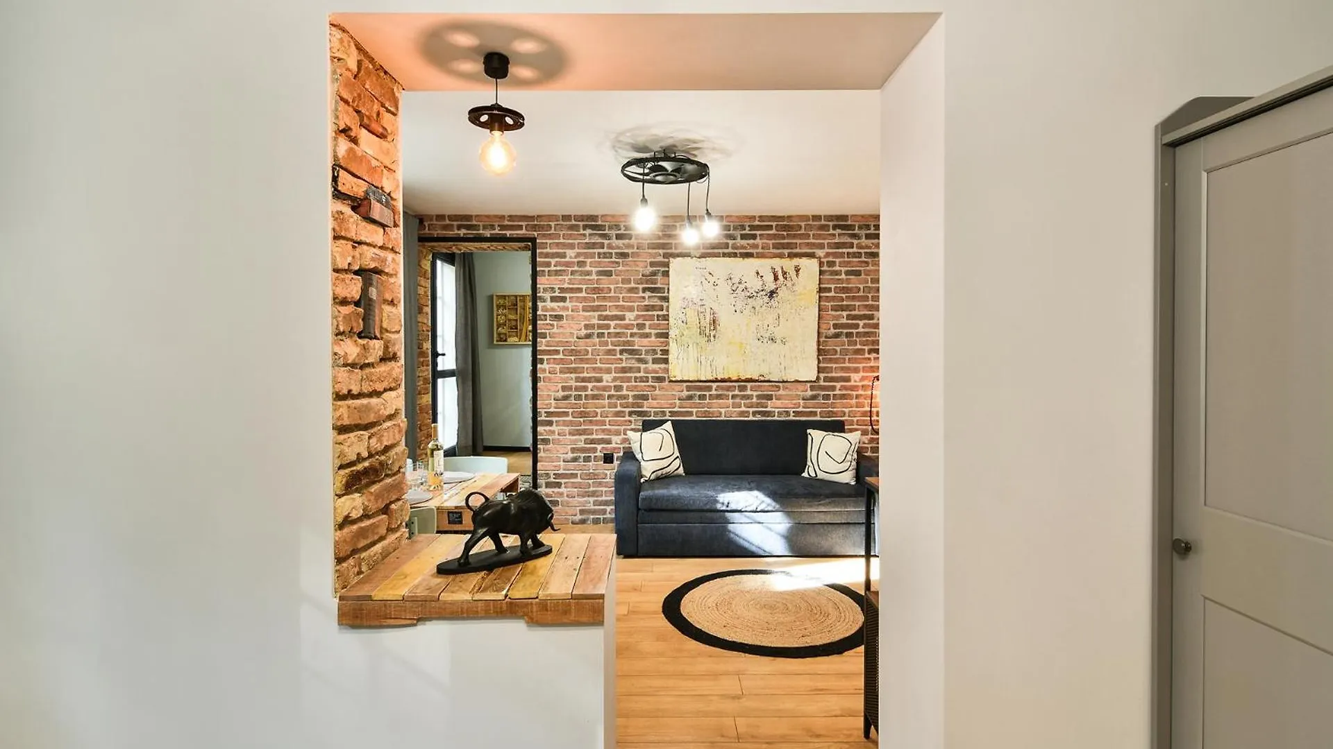 Handmade - Central Studio Varna Apartment